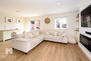 Photo 19- click for photo gallery